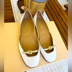 White and gold Valentino Garavani ballet flats. Size 7.